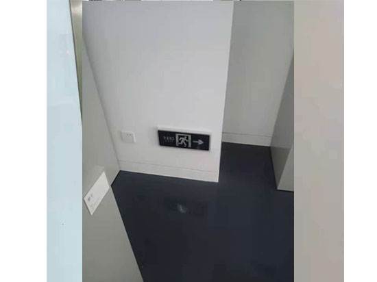 疏散指示牌